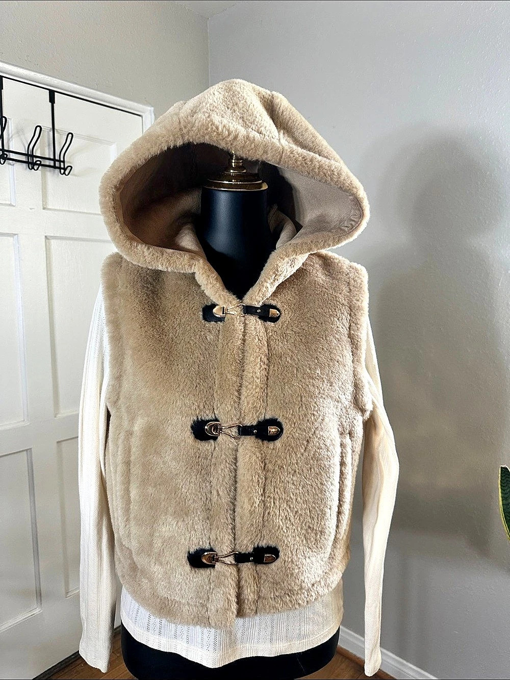 Zara Hooded Toggle Vest in Beige Size Small NWT
